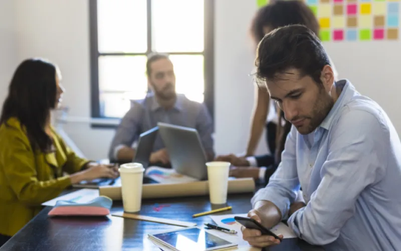 Comprar ou alugar celular: qual é melhor?