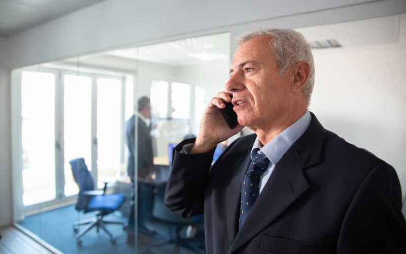 Precisa de troca rápida de aluguel de celular corporativo? Entenda como empresas evitam parar a operação
