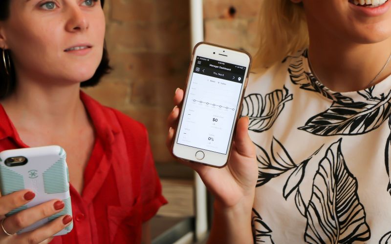Saia do vermelho: dicas para gerenciar o orçamento com aluguel de smartphones