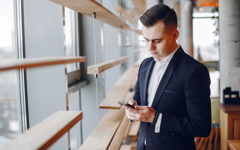 Aluguel de celular para trabalho externo: o que não pode faltar