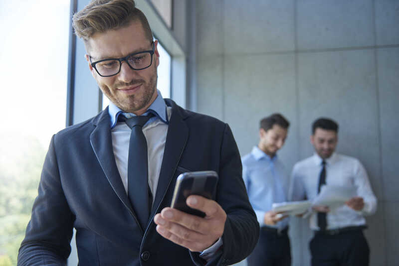 locação de smartphone com uniir