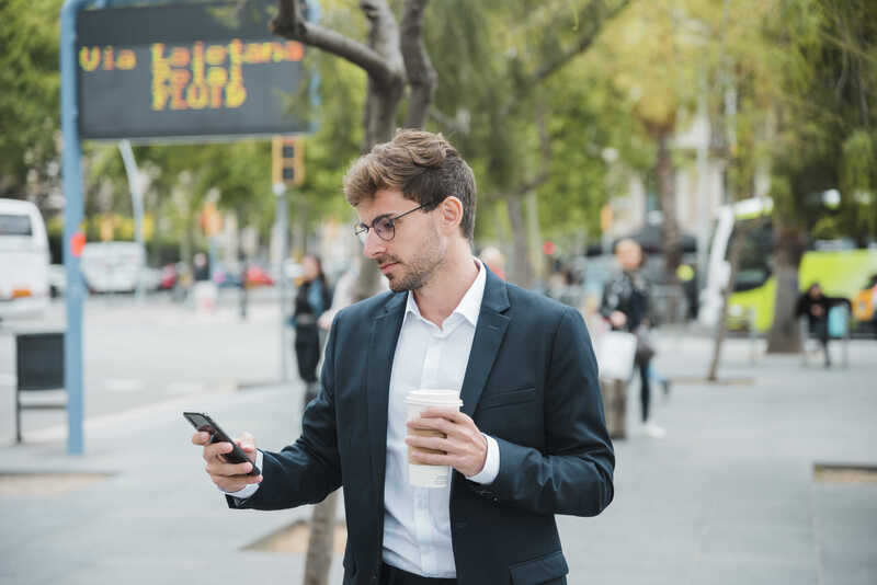 O que é alugar celular com chip
