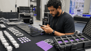 Preparação de celulares para evento corporativo